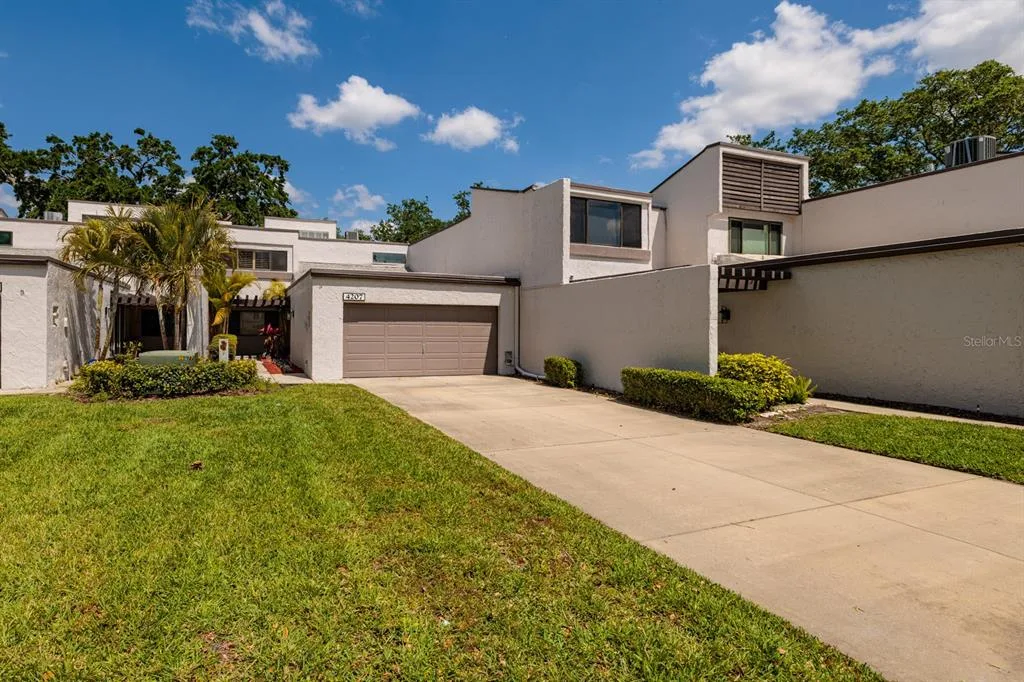 Carrollwood Village Fairway To