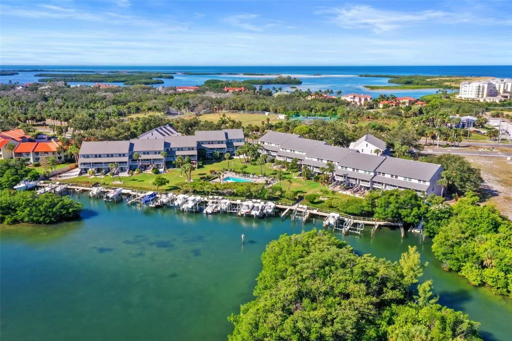 Pirates Cove Club Condo