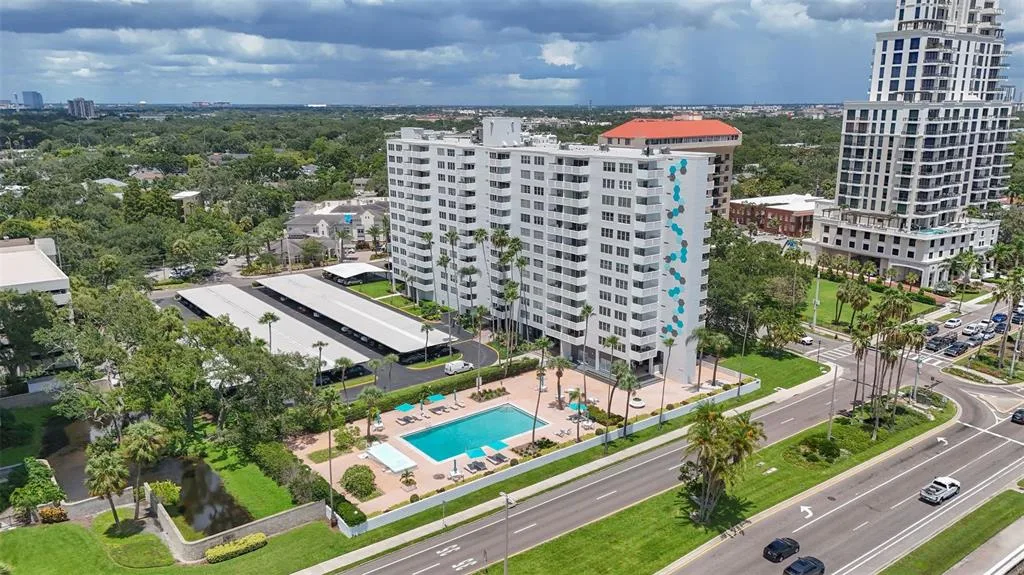 Harbour House Condo