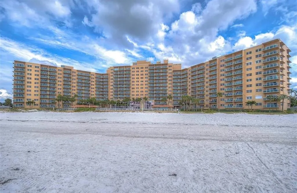 Regatta Beach Club Condo
