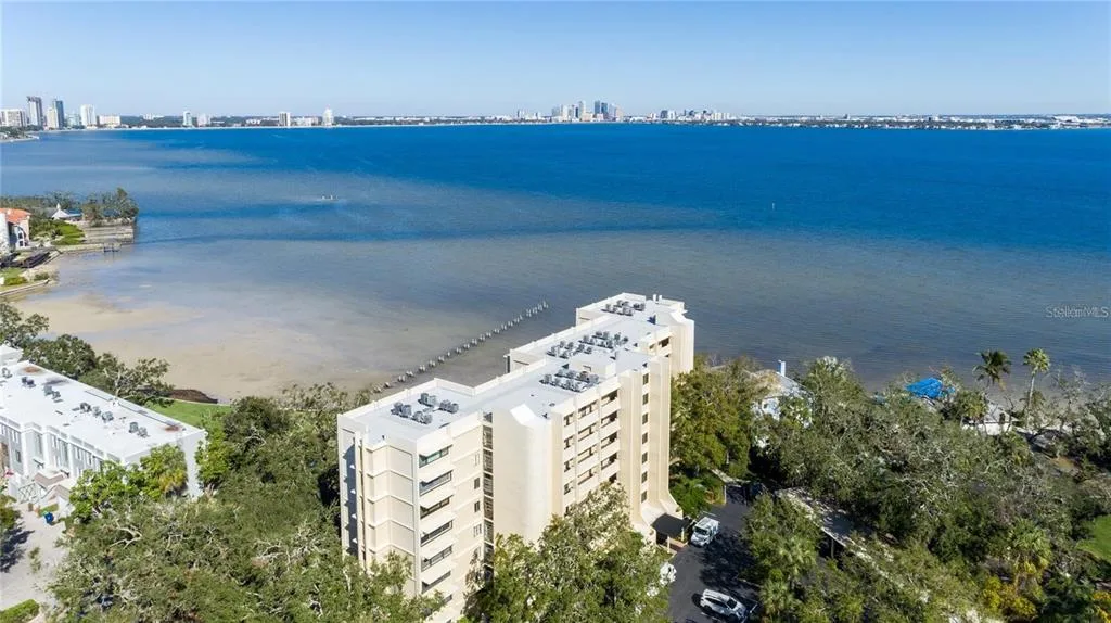 Commodores Cove Condo Ph