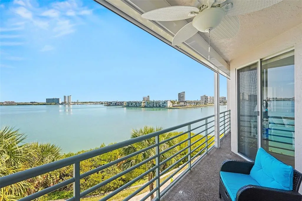 Coral Pointe