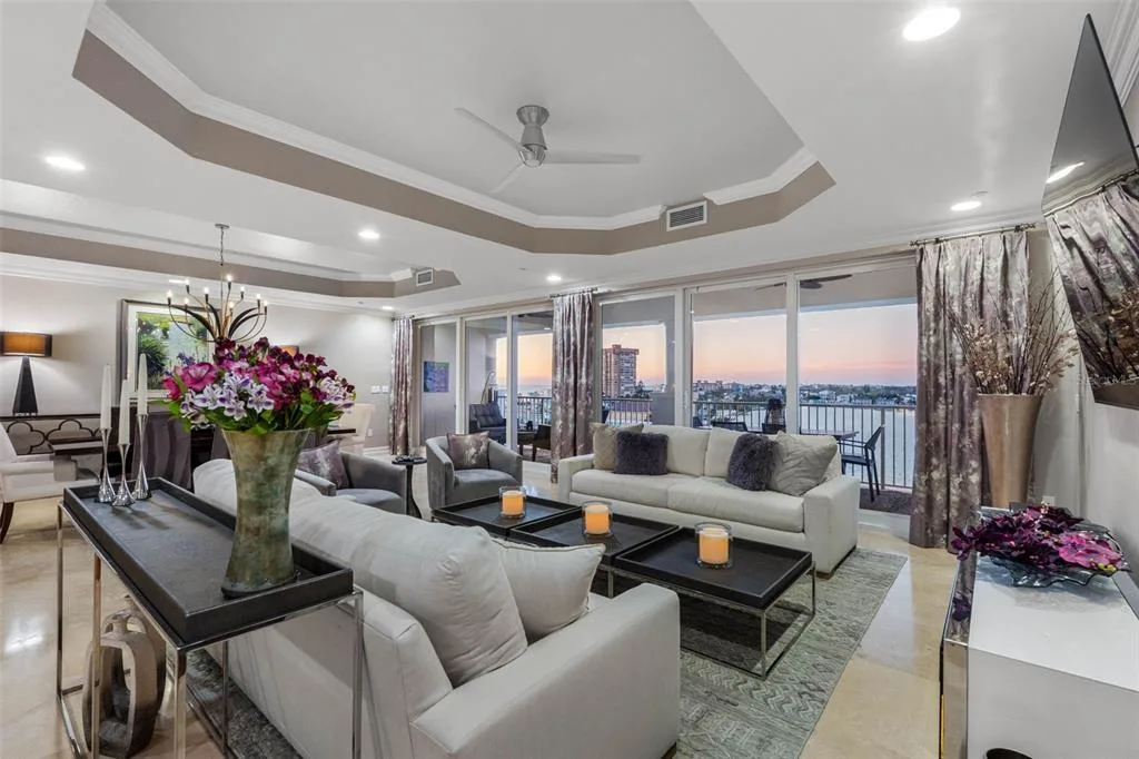 Las Flores Condo
