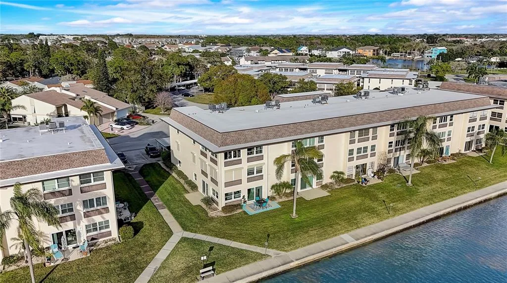 Gulf Harbors Condo