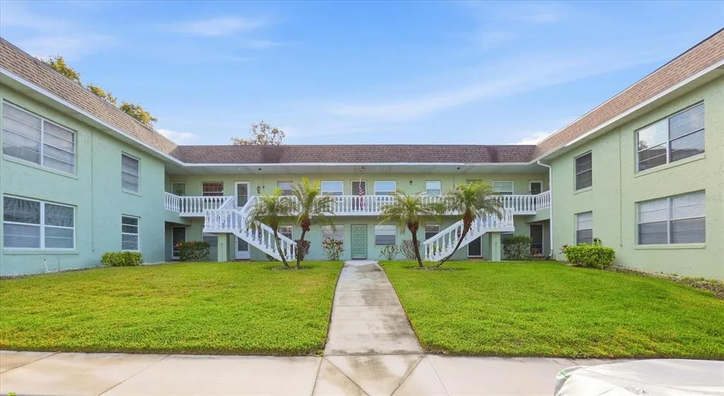 Green Dolphin Park Condo