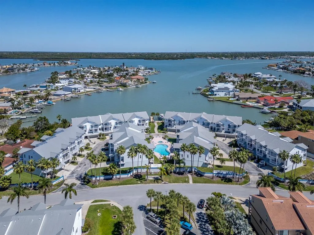 Tides Village - Yacht