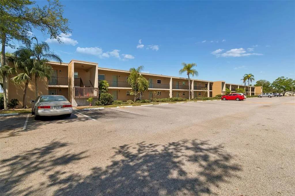 Oakhurst Garden Apts Condo