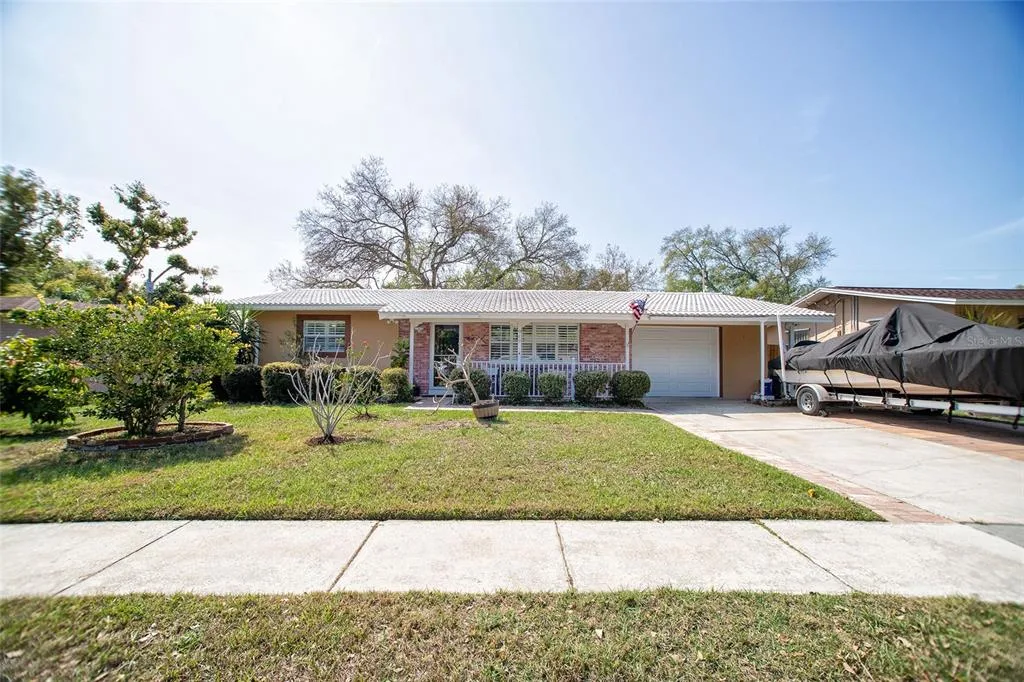 Largo Lake Villas