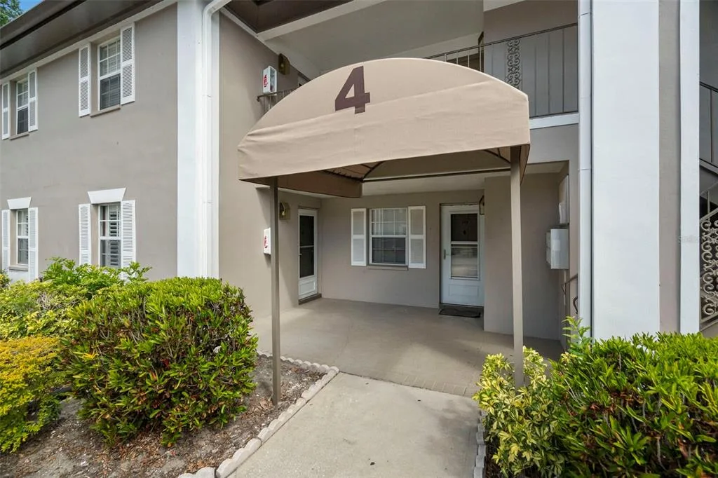 Bay Oaks Condo