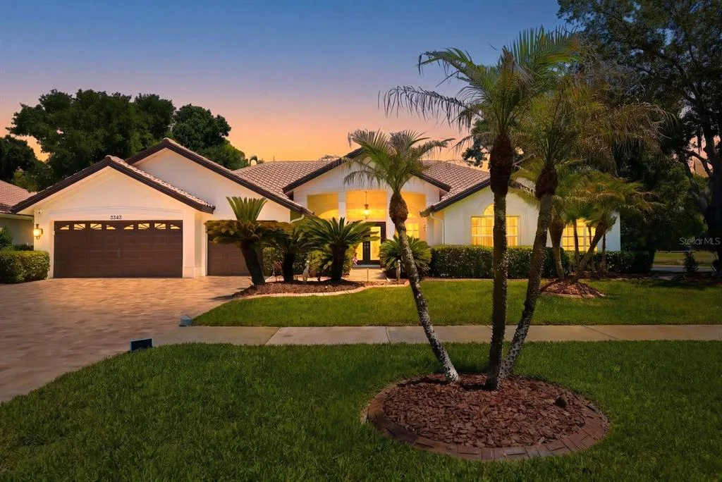 Crescent Oaks Country Club