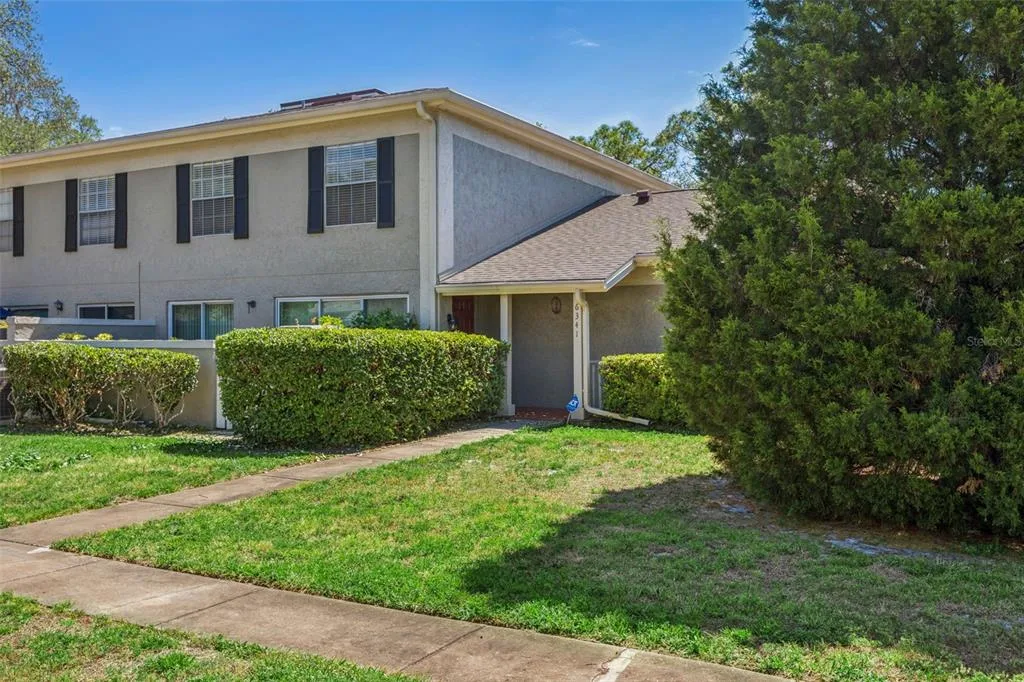 Raintree Manor Homes Condomini