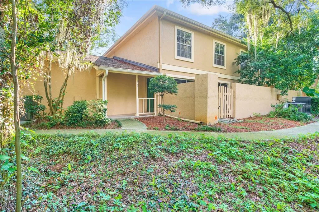Raintree Manor Homes Condomini