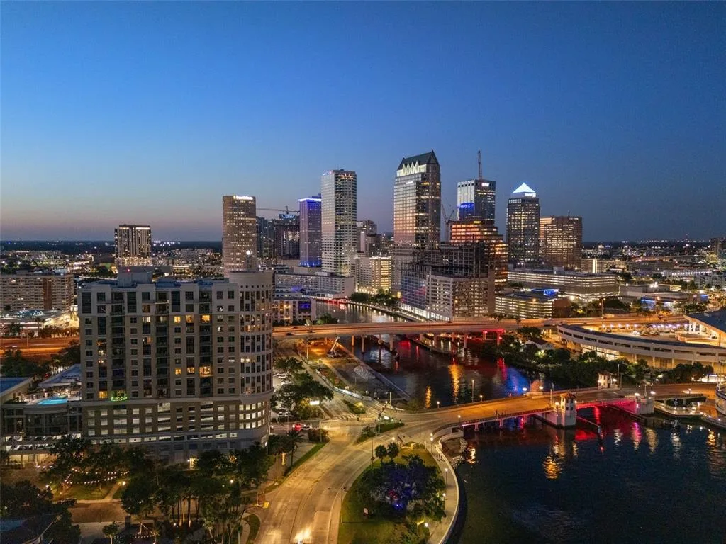 The Parkside Of One Bayshore