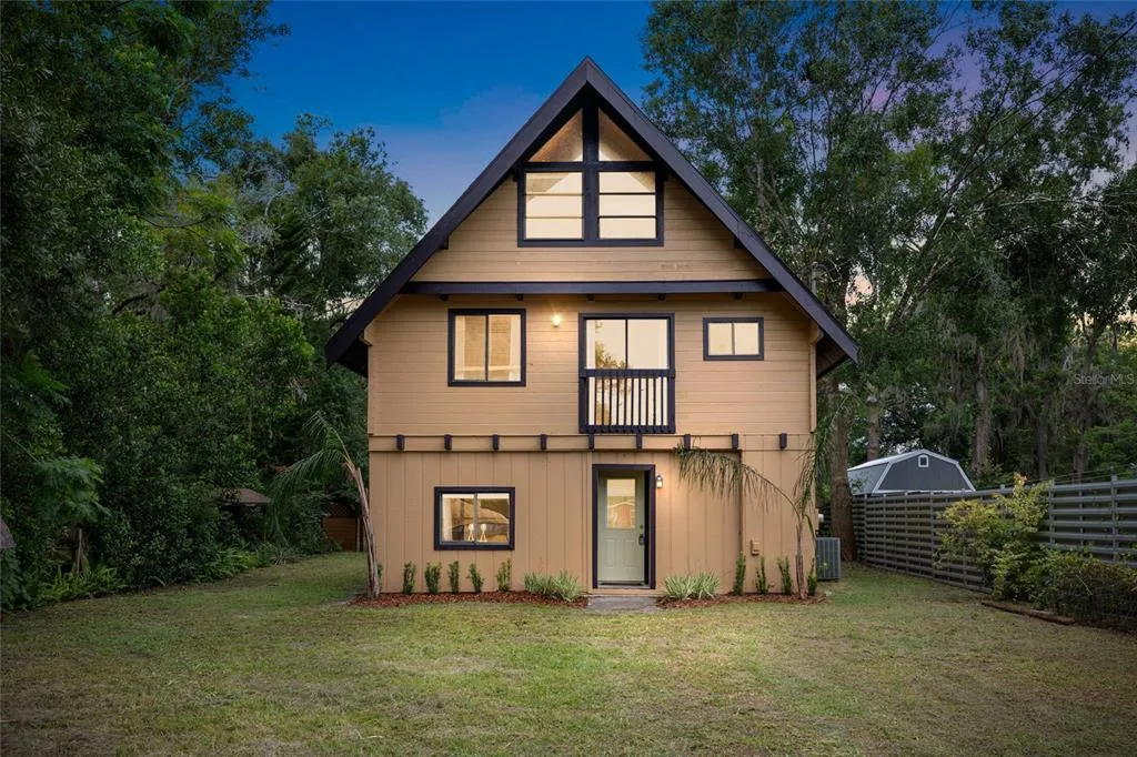 04 Lakes Estates