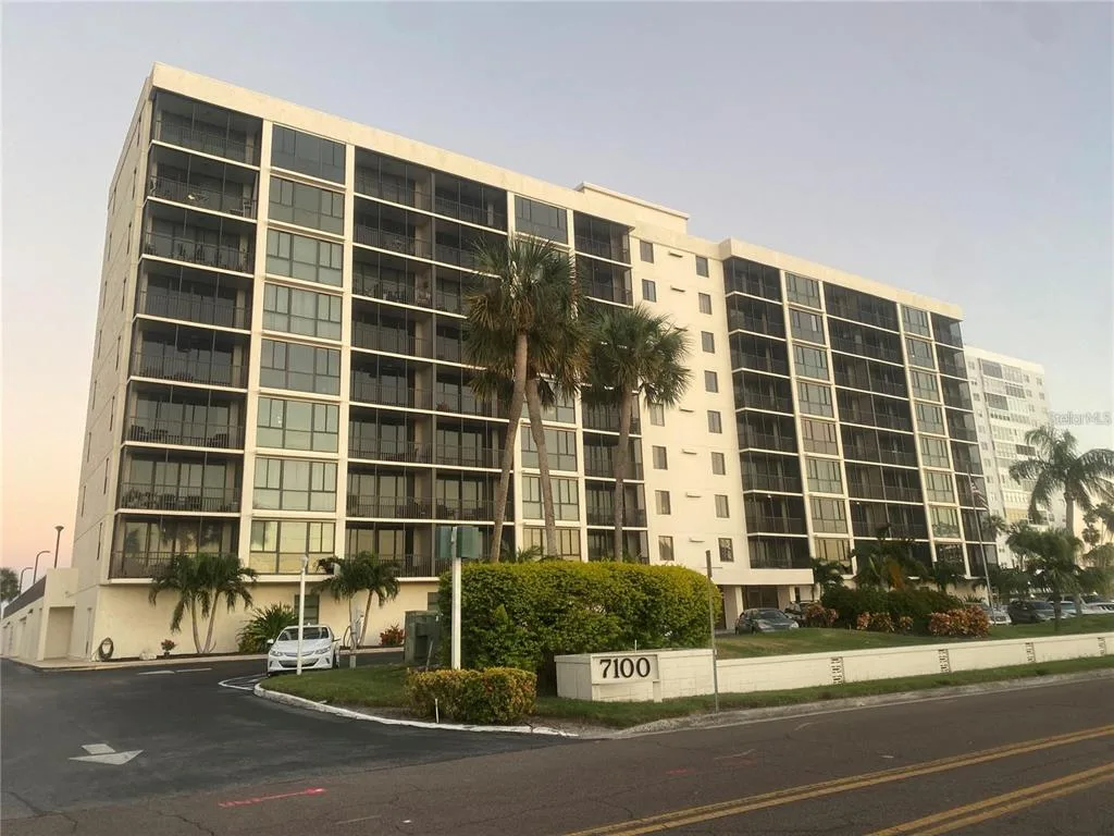 Bridgeton North Condo