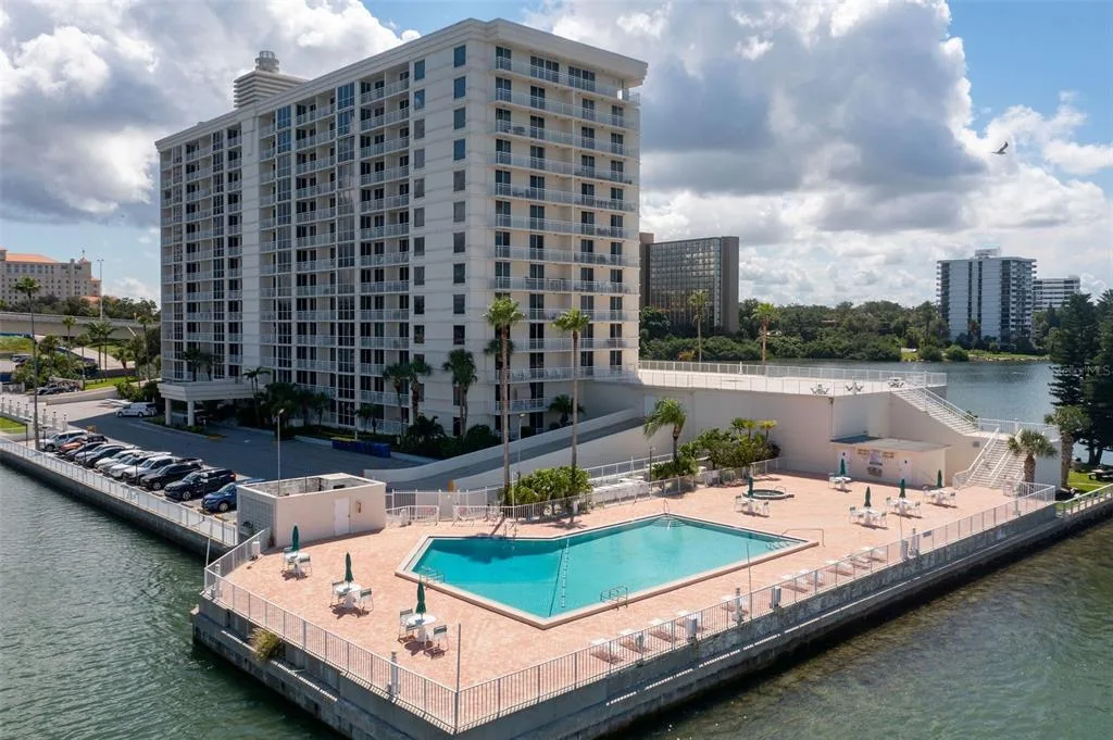 Pierce 100 Condo