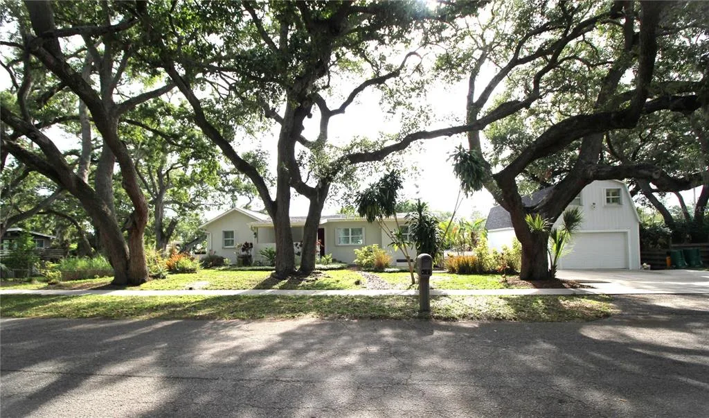 De Soto Estates