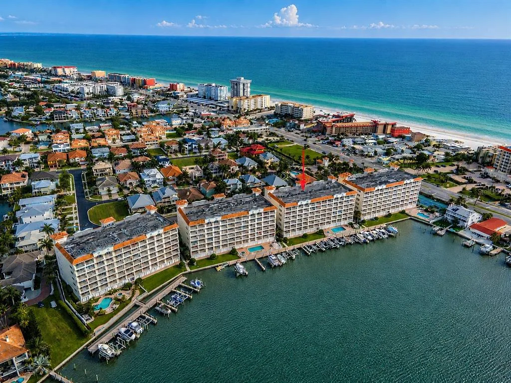 Las Flores Condo