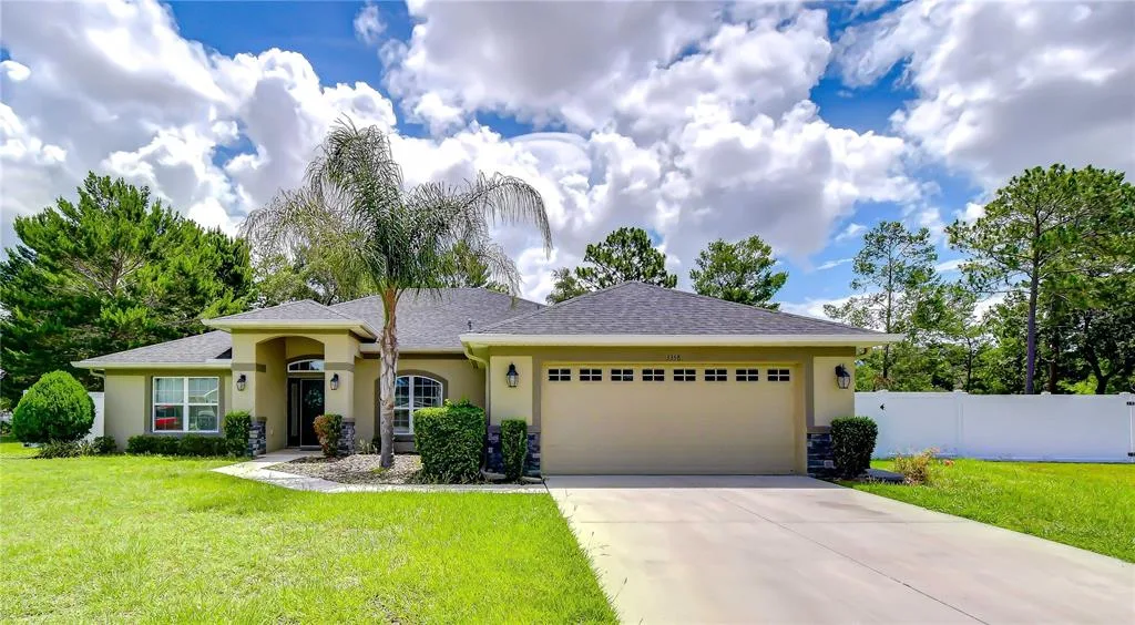 Plantation Palms