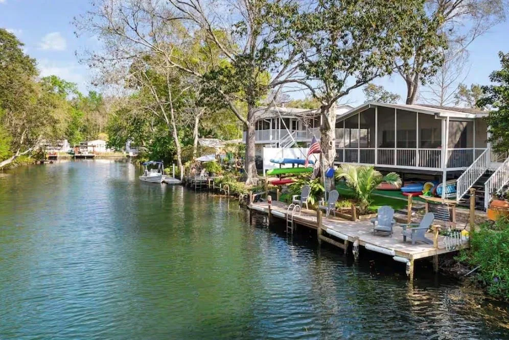 Weeki Wachee River Retreats