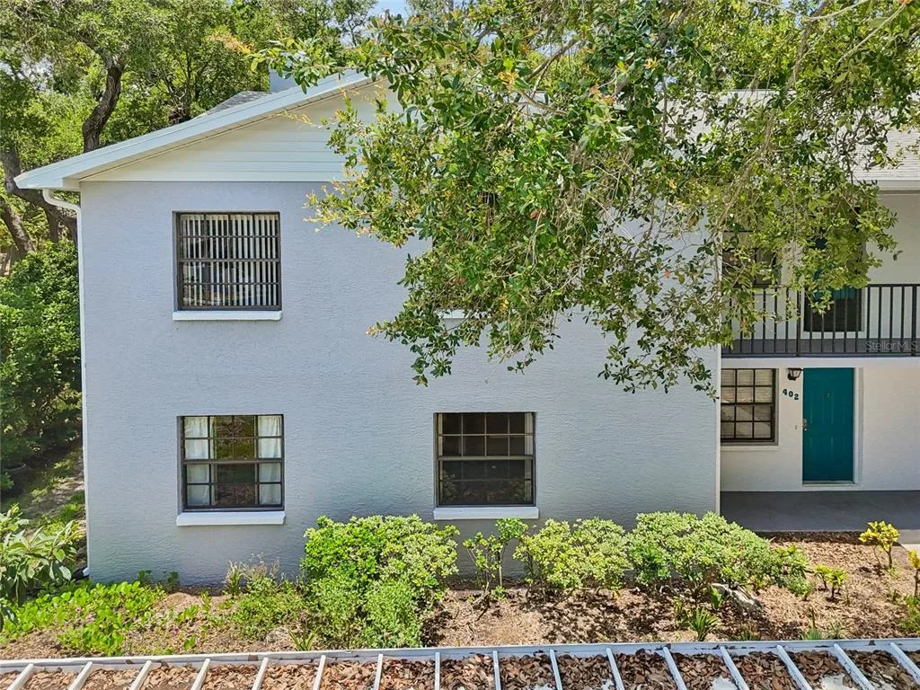 Oaks Of Seminole Condo