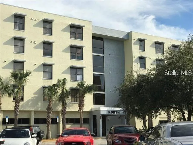 Lakeside Crossing Condo