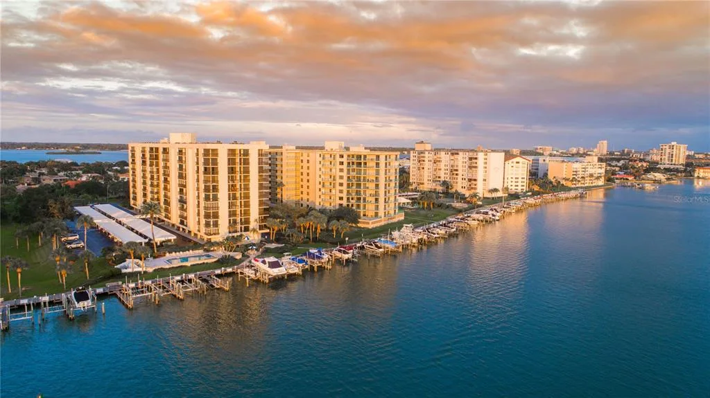 Island Walk Condo