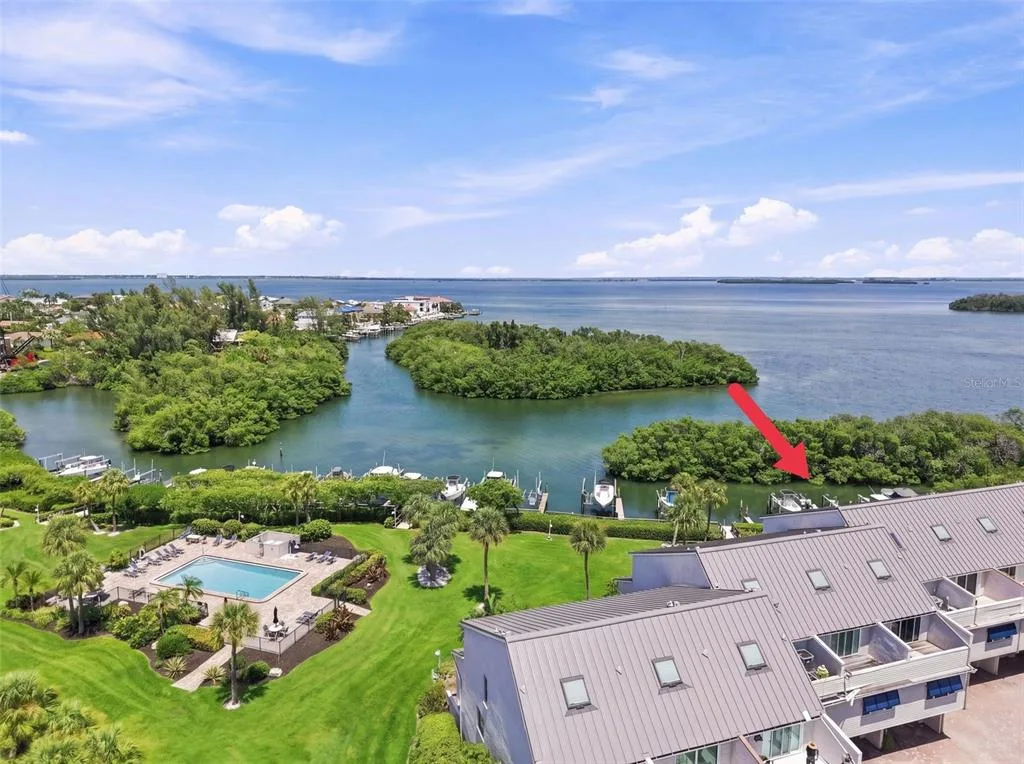 Pirates Cove Club Condo
