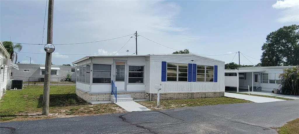 Suncoast Manor M/h Park