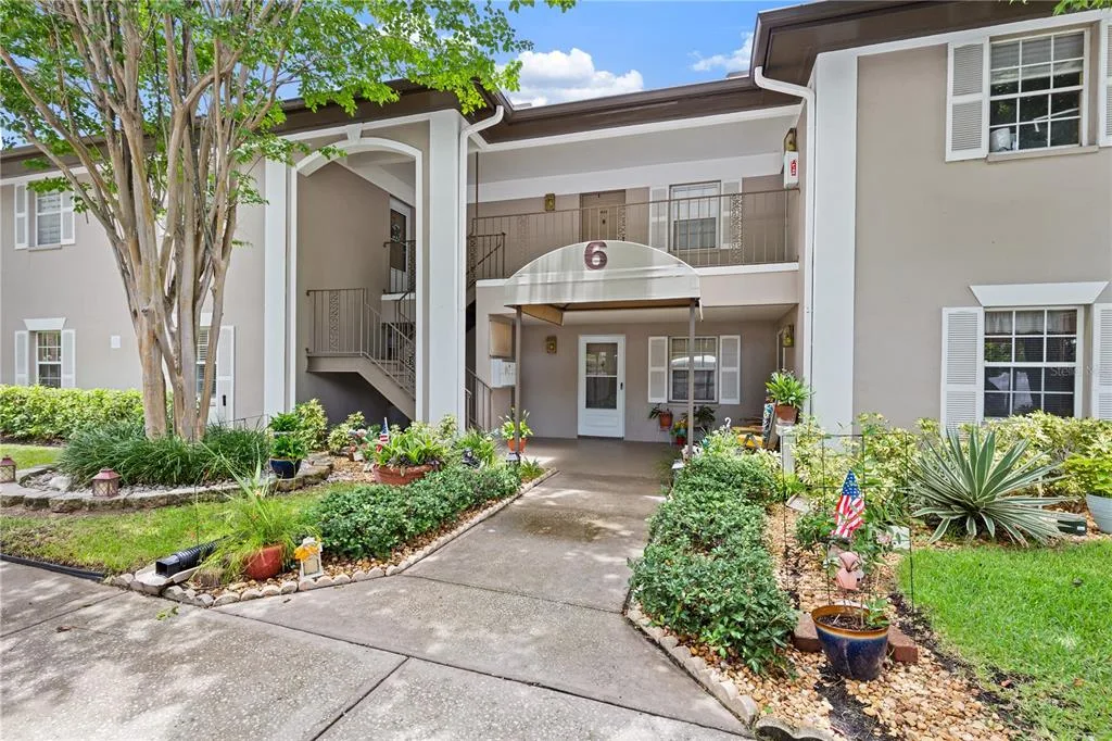 Bay Oaks Condo