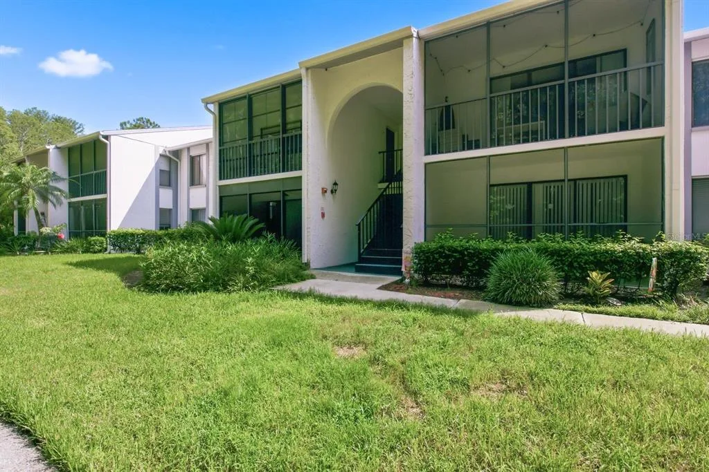 Pine Ridge At Lake Tarpon Village