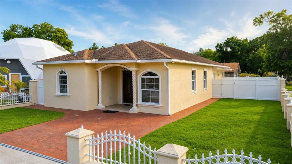 Pinecrest Villa