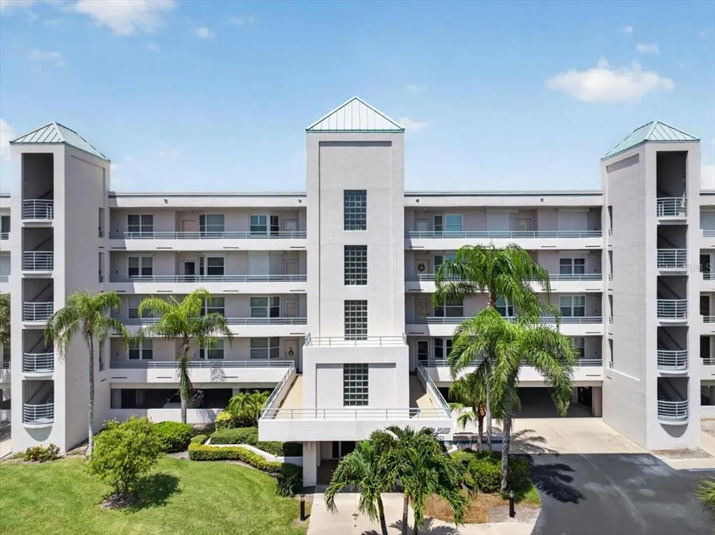 Coral Pointe