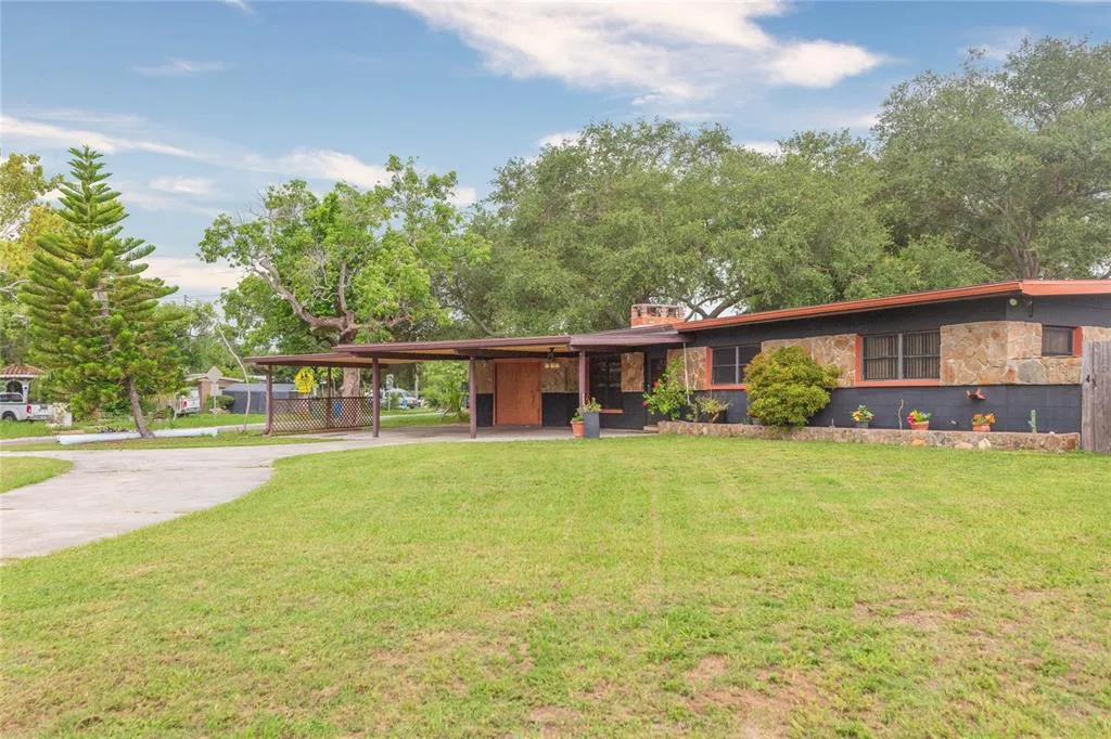 Cross Bayou Estates