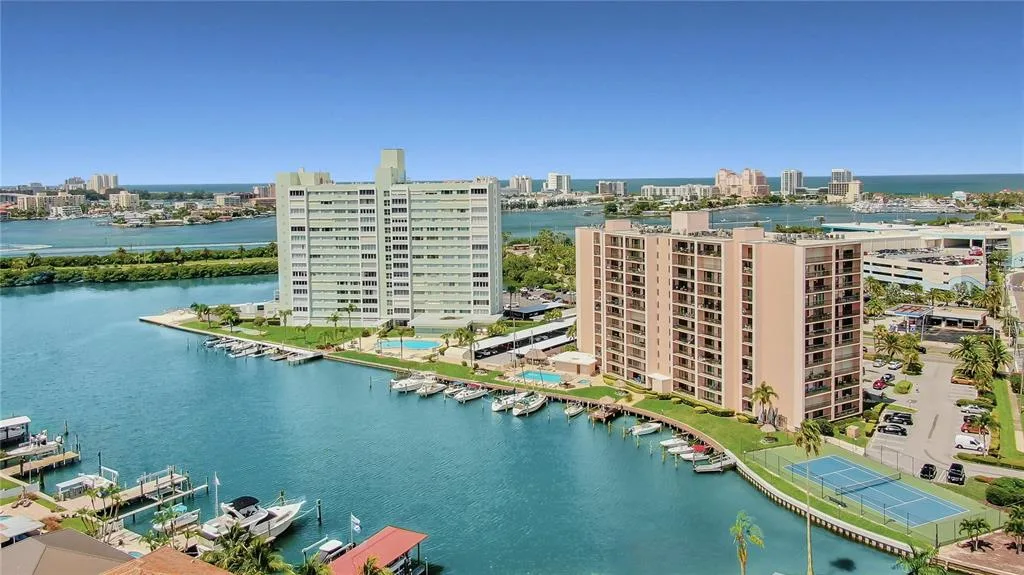 51 Island Way Condo