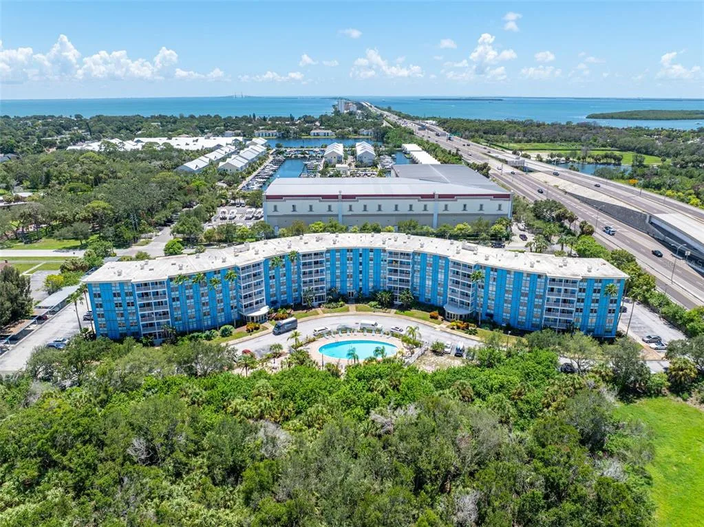 Wave The Condo