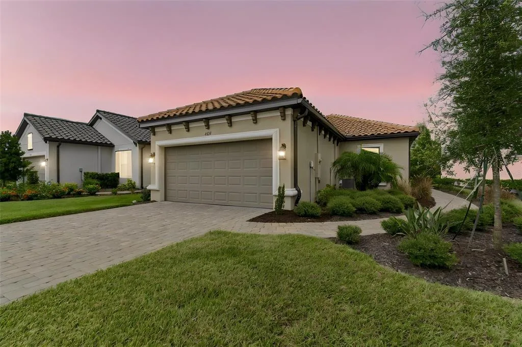 Esplanade/wiregrass Ranch Ph