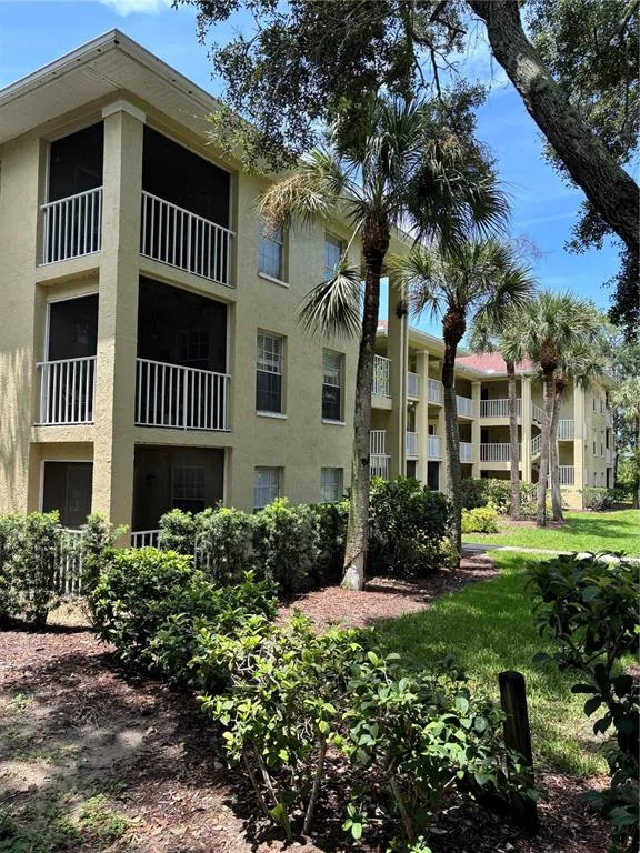 Meadowlake Palm Harbor Condo