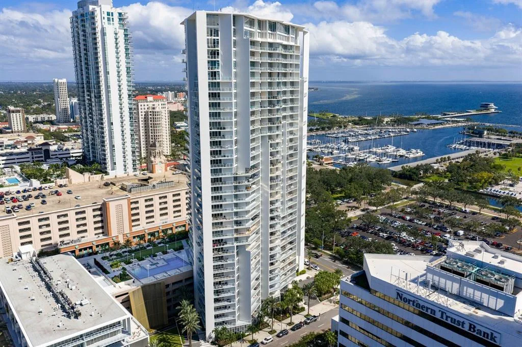 Signature Place Condo