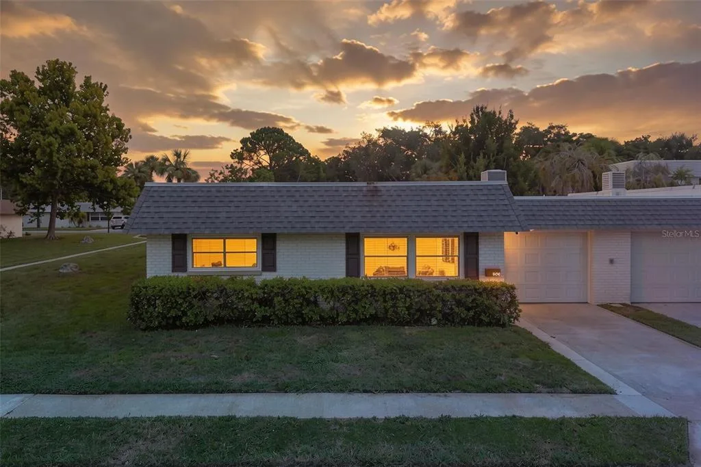 Rothmoor Estates Condo
