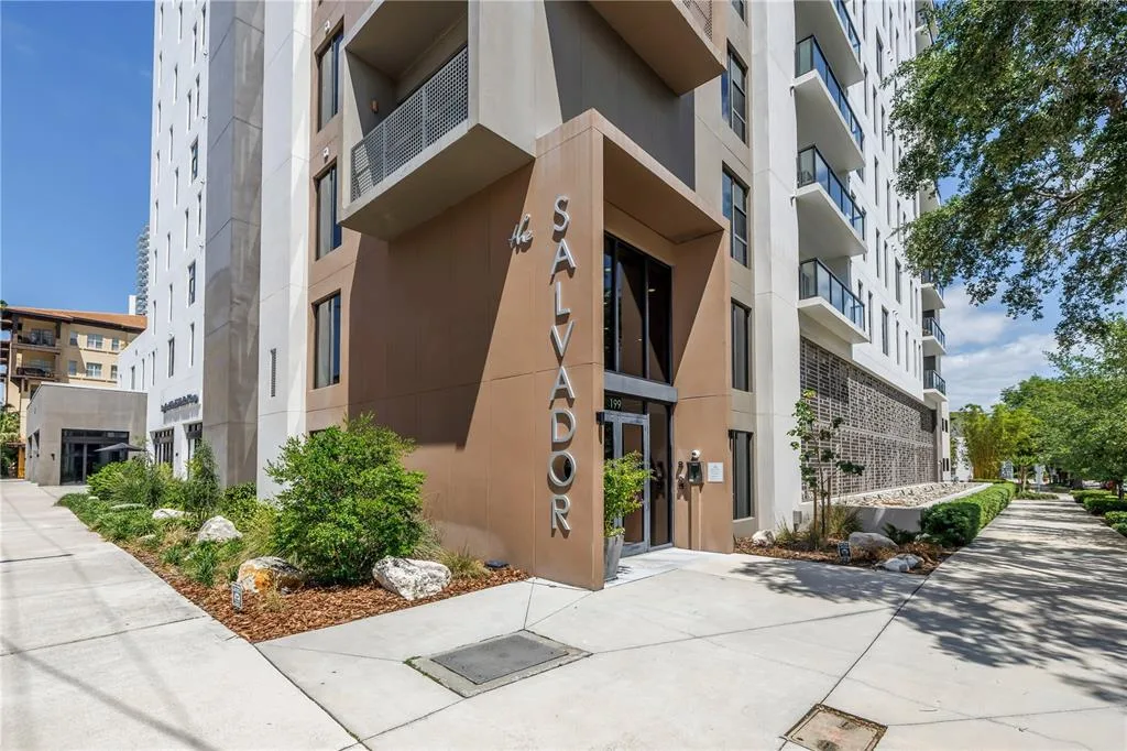 Salvador The Condo