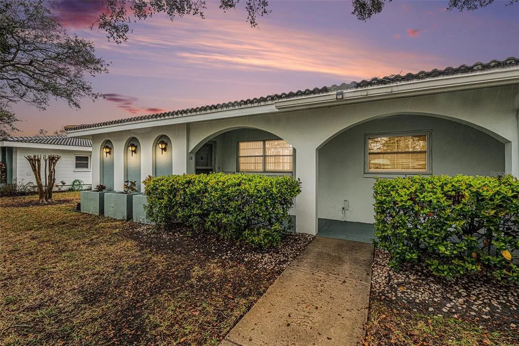 Twin Oaks Apts