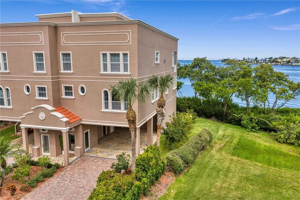 Reserve At Mediterranean Manors Condo