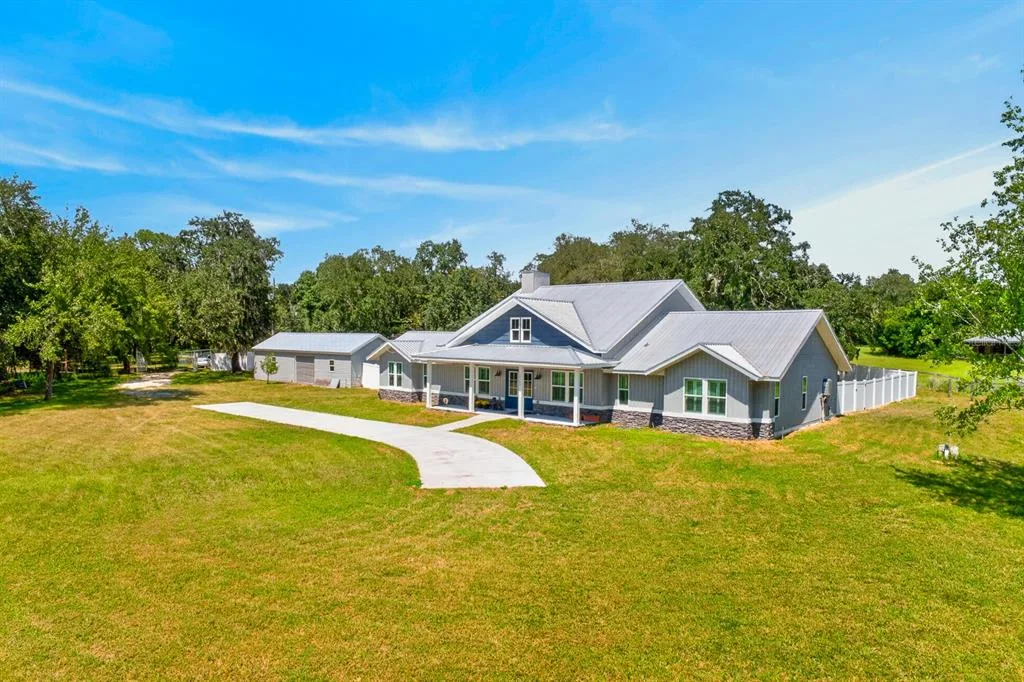 Lakewood Acres