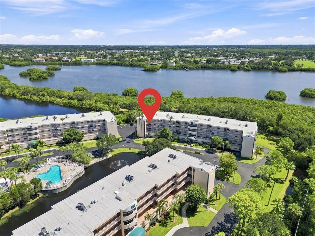 Shores Of Long Bayou Condo