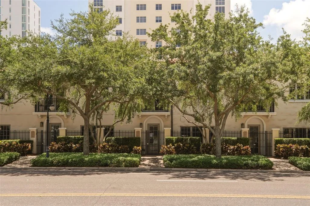 Parkshore Plaza Condo