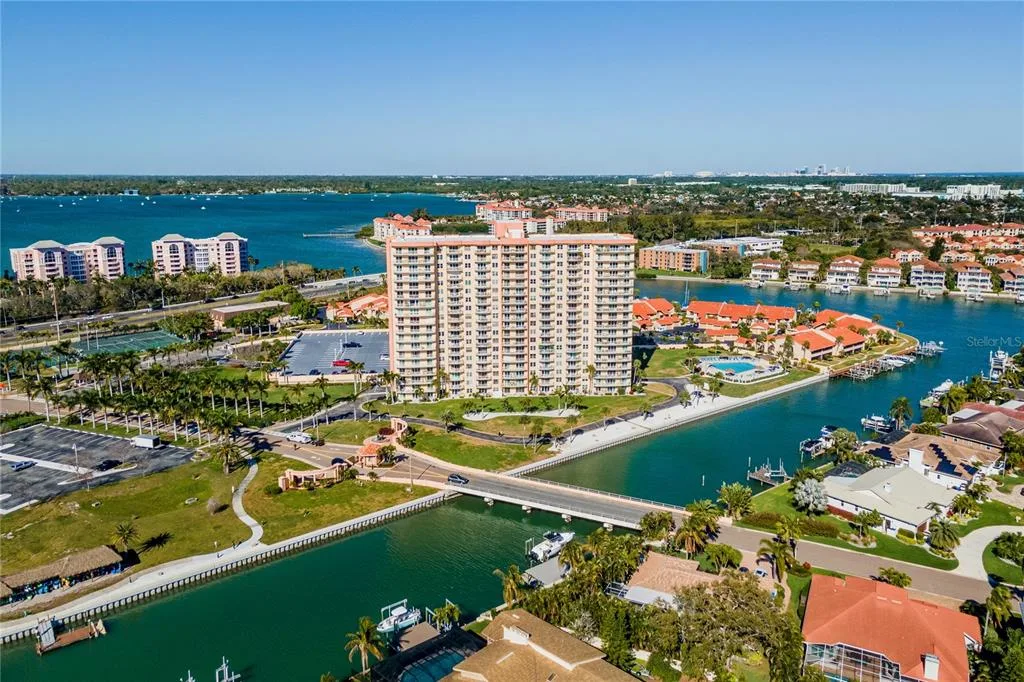 Bayway Isles Point Brittany Six