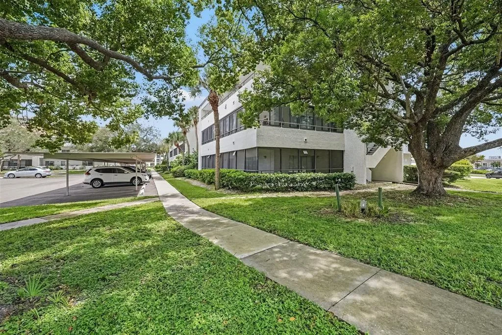 Inverness Condo