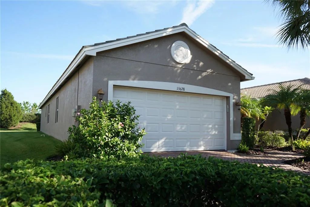 Valencia Lakes