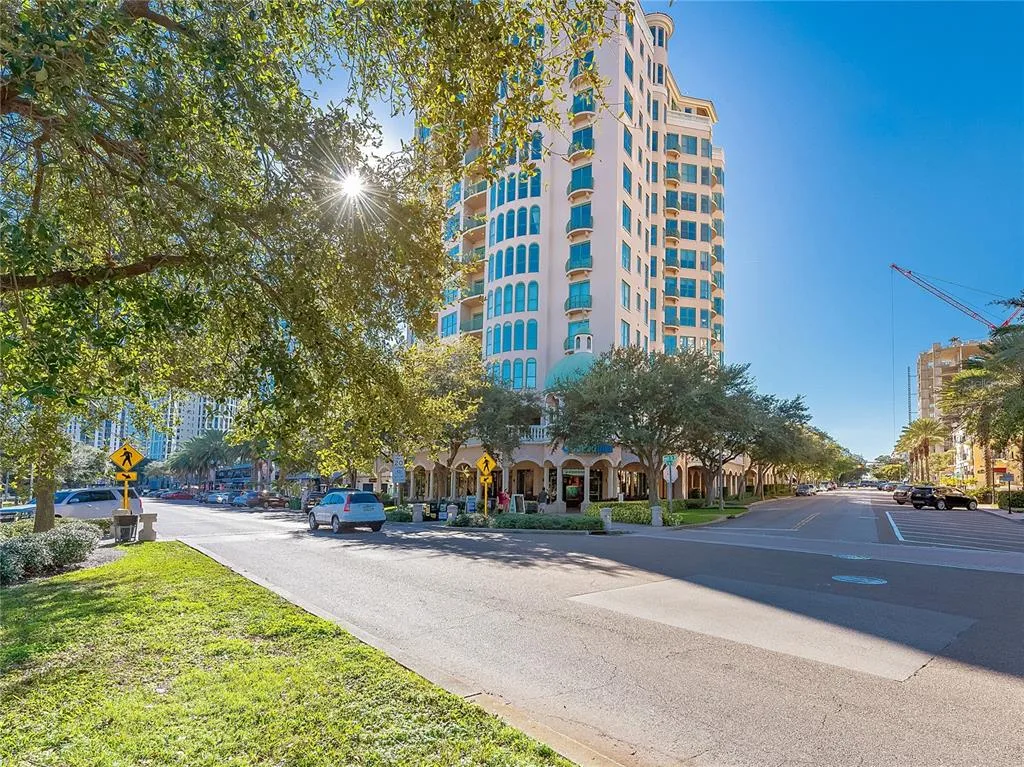 Cloister Of Beach Drive Condo
